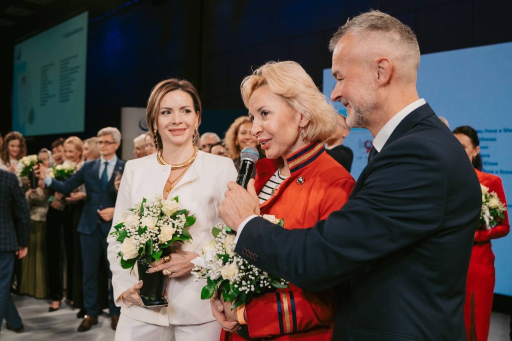 Момент церемонии награждения